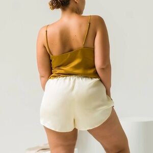 Ettitude Sateen Shortie in Vanilla